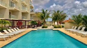 Large Luxury apartment on Palm Beach